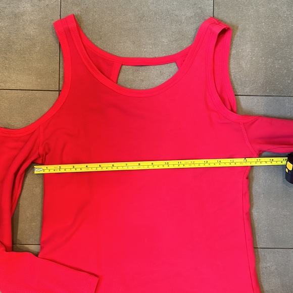 Splits59 Cold Shoulder Long Sleeve Top - Picture 6 of 11